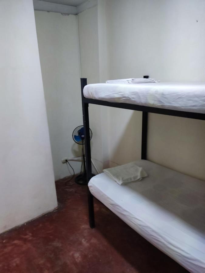 Alquiler De Habitaciones Bay House Hostel 萨利纳斯 外观 照片